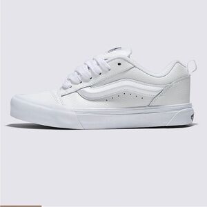Vans Unisex White leather Knu Skool sneaker, gum bottom